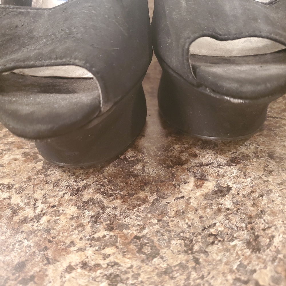 Platform Heels - Picture 3 of 7